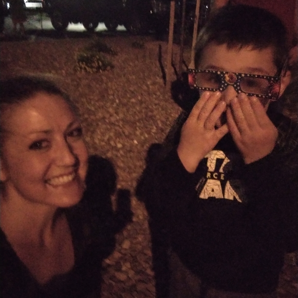 Meet your Posher, Sara - Picture 2 of 2